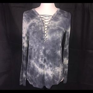 American Eagle Soft& Sexy Long Sleeve Lace Up